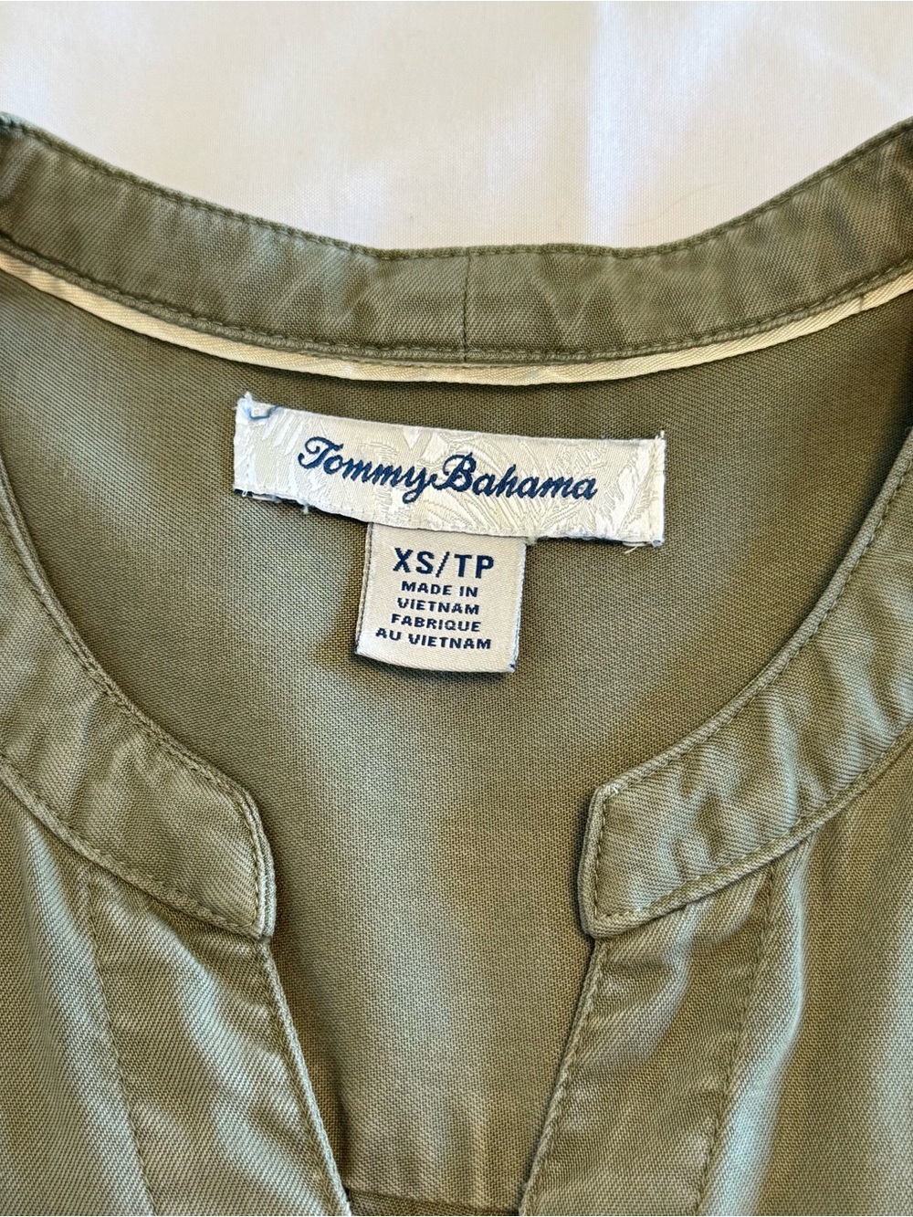 Tommy Bahama Olive Green Long-Sleeve Button-Front Shirt Size XS - Picture 2 of 5
